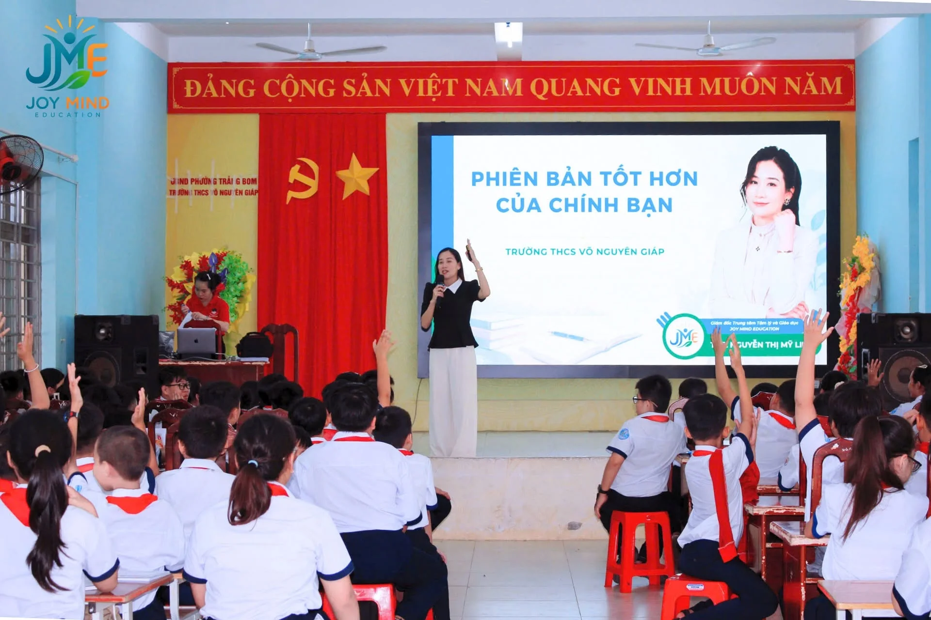 TRƯỜNG THCS VÕ NGUYÊN GIÁP BÙNG NỔ NĂNG LƯỢNG VỚI CHUYÊN ĐỀ “PHIÊN BẢN TỐT NHẤT CỦA CHÍNH MÌNH”